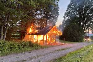Zeugenaufruf nach Brand einer Schutzhütte