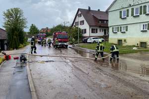Hauptstraße in Oberlengenhardt überflutet